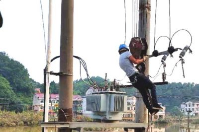 釀溪供電所更換受損變壓器，確保居民第一時間安全用電