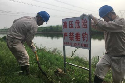 江蘇檢修公司認真對各類警示牌進行排查、修復及更換