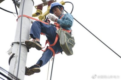 加快配網(wǎng)改造步伐 滿(mǎn)足城鄉(xiāng)居民用電