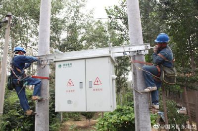 增容新裝200千伏安變壓器1臺、新立電桿5基、架設絕緣導線400余米