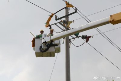 10千伏宋家線104號(hào)桿設(shè)備線夾發(fā)熱故障，無(wú)棣縣供電公司更換線路老舊零件