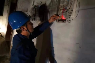 衡水市桃城區(qū)供電公司分組逐段線路、逐個電纜分接箱查找故障點