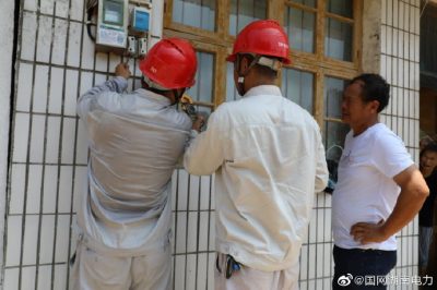 西洞庭供電公司開展配電線路設(shè)備特巡、帶電作業(yè)、紅外測溫、主動搶修等工作