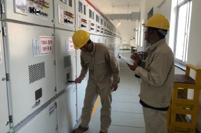 110千伏張甸變II段母線停役進(jìn)行開關(guān)柜尺寸測(cè)量