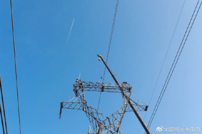 220千伏黃荊線43號塔升高改造工作