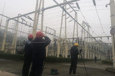 無(wú)人機(jī)對(duì)110千伏小南海變電站設(shè)備進(jìn)行巡視