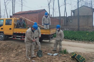 泗陽供電公司開展10K143壩南線夜巡時