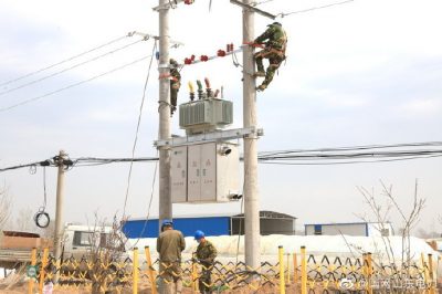 立桿架線(xiàn)強(qiáng)農(nóng)網(wǎng) 機(jī)井通電惠民生