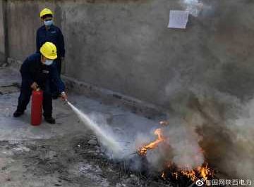 【起火了？莫慌！消防演練我們是認(rèn)真的】為提高變電運(yùn)維人員的消防安全意識(shí)