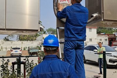 電力線路桿號(hào)牌作用大，缺牌線路桿號(hào)帶上“身份證”