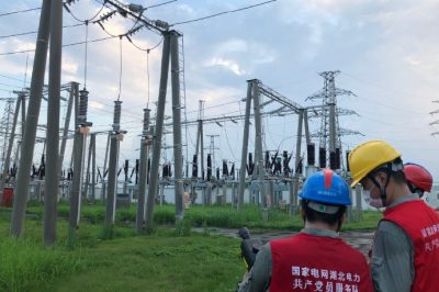 變電“拍了拍”，輸電出動“激光炮”