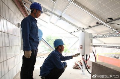 對(duì)起鳳鎮(zhèn)夏莊村光伏發(fā)電設(shè)備進(jìn)行上門(mén)巡檢