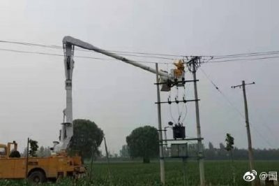 帶電作業(yè)本領(lǐng)強(qiáng)，客戶用電有保障