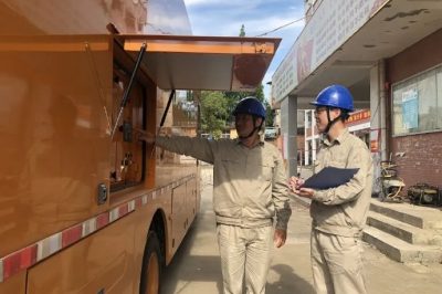 中考期間國(guó)網(wǎng)南平供電公司對(duì)全區(qū)各考點(diǎn)電力相關(guān)設(shè)備開展特巡特護(hù)工作