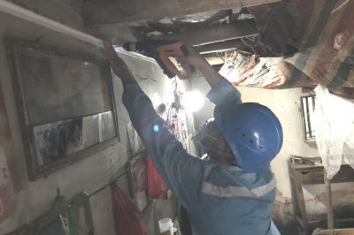 對中新鎮(zhèn)社工服務(wù)站上門開展“電亮計劃”活動