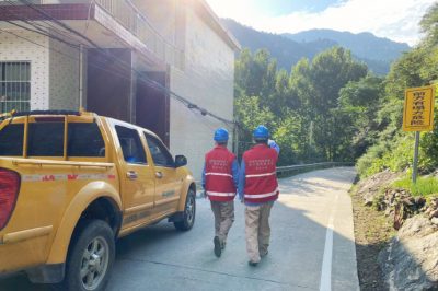 對十里廟沿山地區(qū)進(jìn)行防訊特巡保電工作