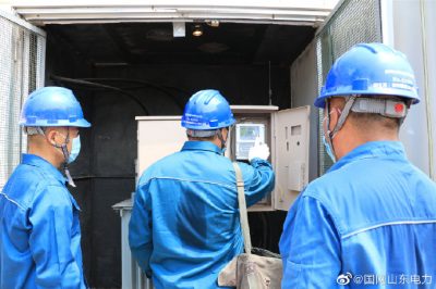 國網(wǎng)東阿縣供電公司重點(diǎn)巡視配電室、開閉所配備的排水泵、發(fā)電機(jī)等設(shè)備