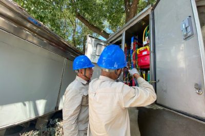 運(yùn)維人員對鎮(zhèn)湖市鎮(zhèn)6號(hào)配變排查故障