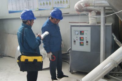 對客戶的配電盤、啟動柜、電表箱、保護(hù)器、接地線等進(jìn)行排查測試