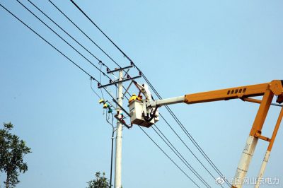 對轄區(qū)10千伏高里四線進行帶電作業(yè)