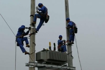 國網(wǎng)無極縣供電公司簡化流程、提速進(jìn)度，確保企業(yè)盡早用電