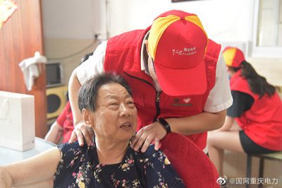 “紅馬甲”走進敬老院，傾聽老人心聲