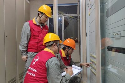 在110千伏蒲岐變現(xiàn)場(chǎng)對(duì)秋檢隱患整改情況進(jìn)行核查工作