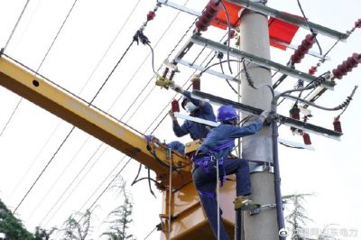 線路升級改造忙 民民用電更可靠