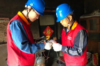 優(yōu)化服務(wù)在基層，“上門服務(wù)”送溫暖。