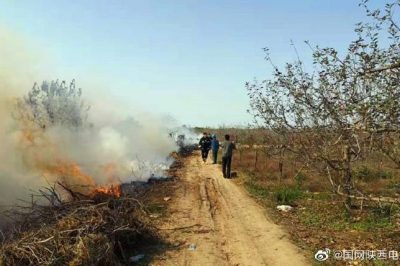 電運(yùn)檢分公司咸陽保線站正在對重點(diǎn)線路進(jìn)行保電