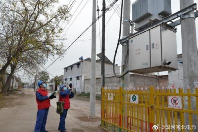 對(duì)宋曹鎮(zhèn)西崗?fù)舸宓木€路、配變等進(jìn)行紅外測(cè)溫和“拉網(wǎng)式”排查