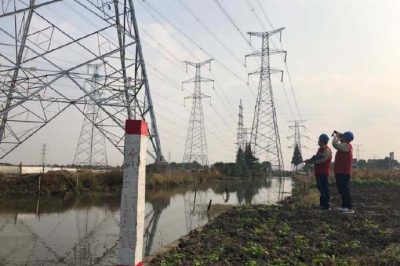 針對線路通道周邊的建設施工、秋收作業(yè)等開展安全檢查