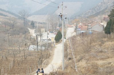 新增200千伏安變壓器1臺(tái)，新立15米電桿19基