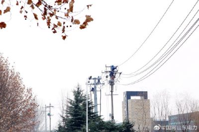 不懼寒風(fēng)快施工 可靠供電滿需求