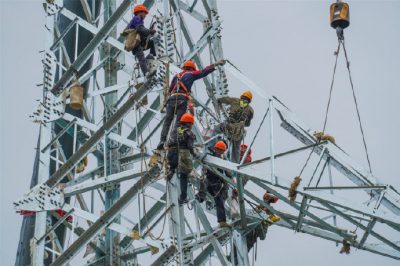 溫嶠鎮(zhèn)上珙村附近開(kāi)展配網(wǎng)補(bǔ)強(qiáng)工程